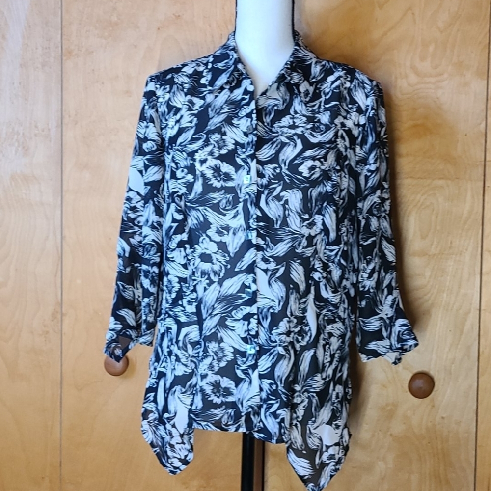 Adorable Kathy Che blouse black white print - 10